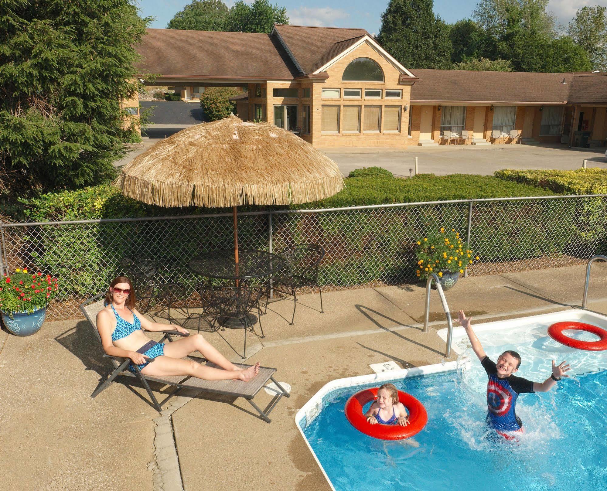 Four Seasons Lodging Mount Vernon Exterior photo